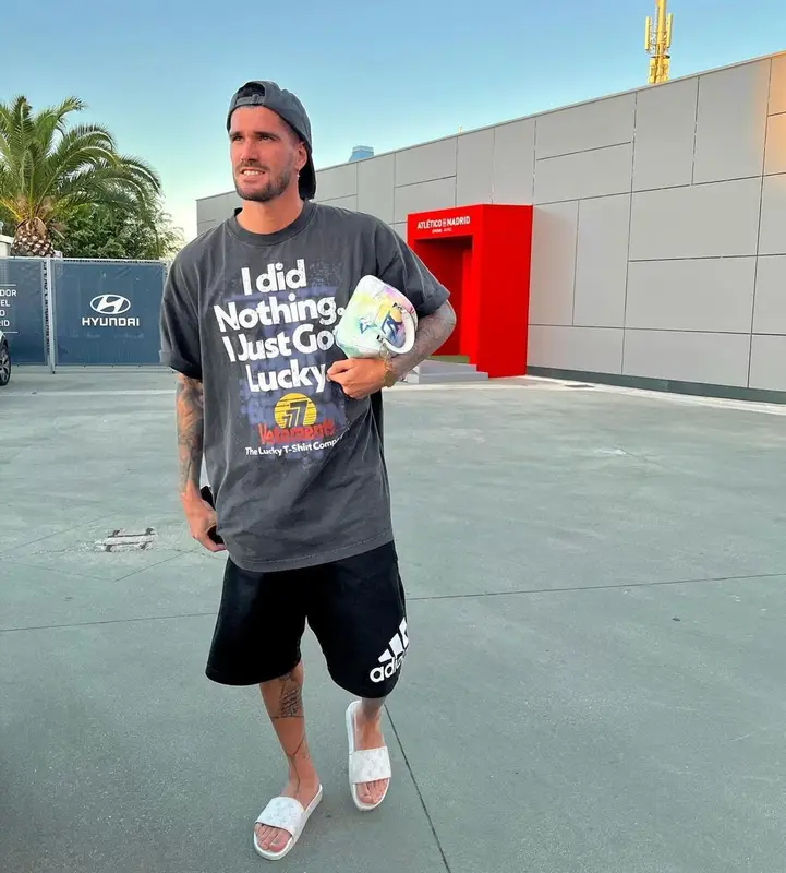 Rodrigo De Paul outfit in Vetements, Adidas, and Louis Vuitton, 2022