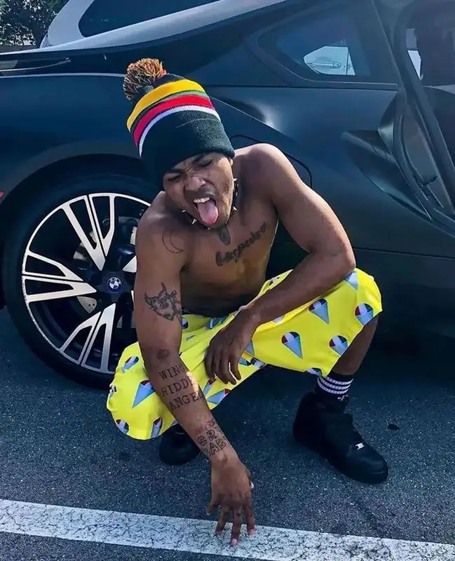 XXXTentacion outfit in Nike, City Hunter, and Adidas, 2018