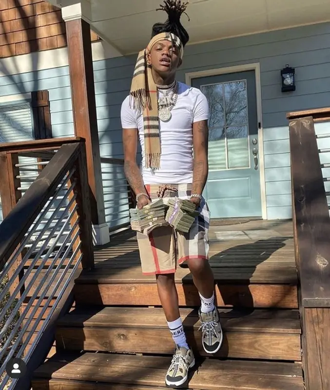 JayDaYoungan outfit in Burberry, 2022
