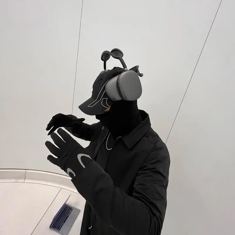 fourfive outfit in Grimywrld and iseder , 2022