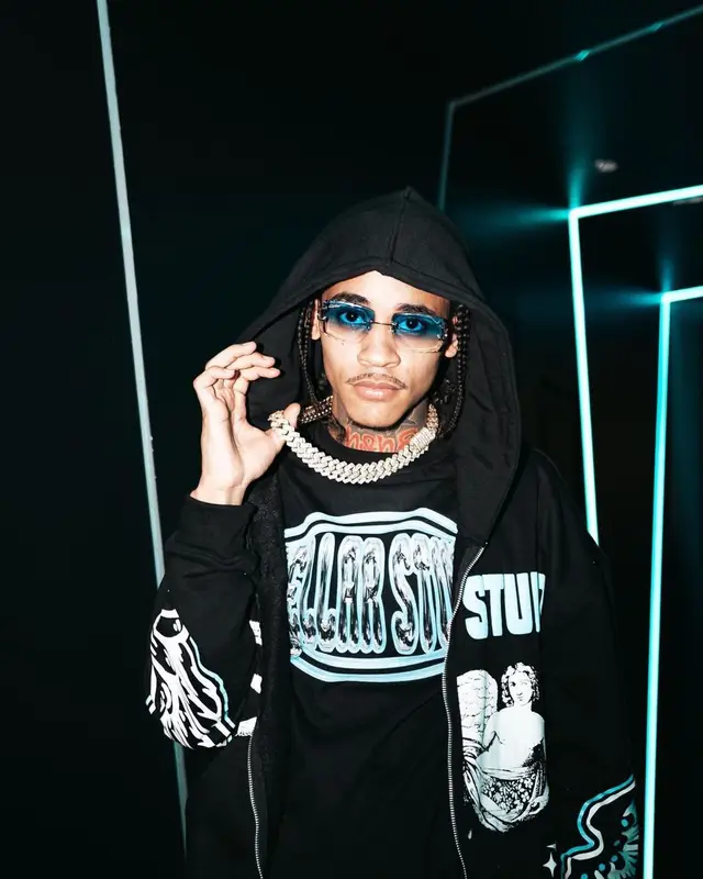 Curly Savv outfit in Stellar Studio, Gallery Dept., and Nike, 2022