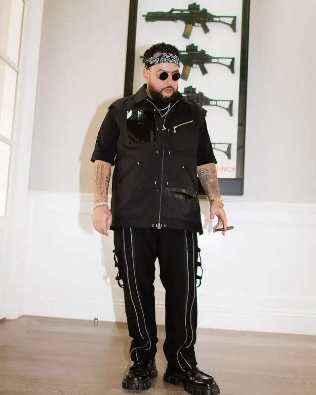Belly outfit in Takahiromiyashita TheSoloist. and Prada, 2021