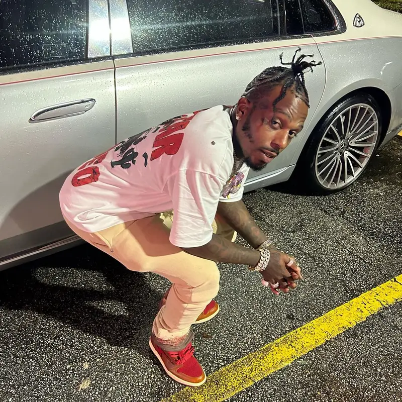 Sauce Walka outfit in Roxstar Kartel and Kool Kiy, 2022
