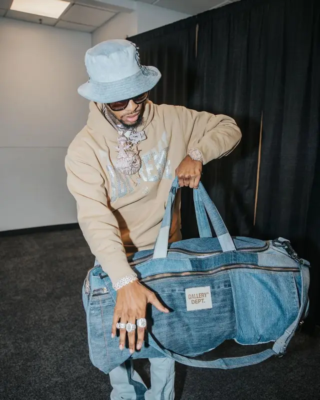 Toosii outfit in Supreme, Nike, and Gallery Dept., 2022