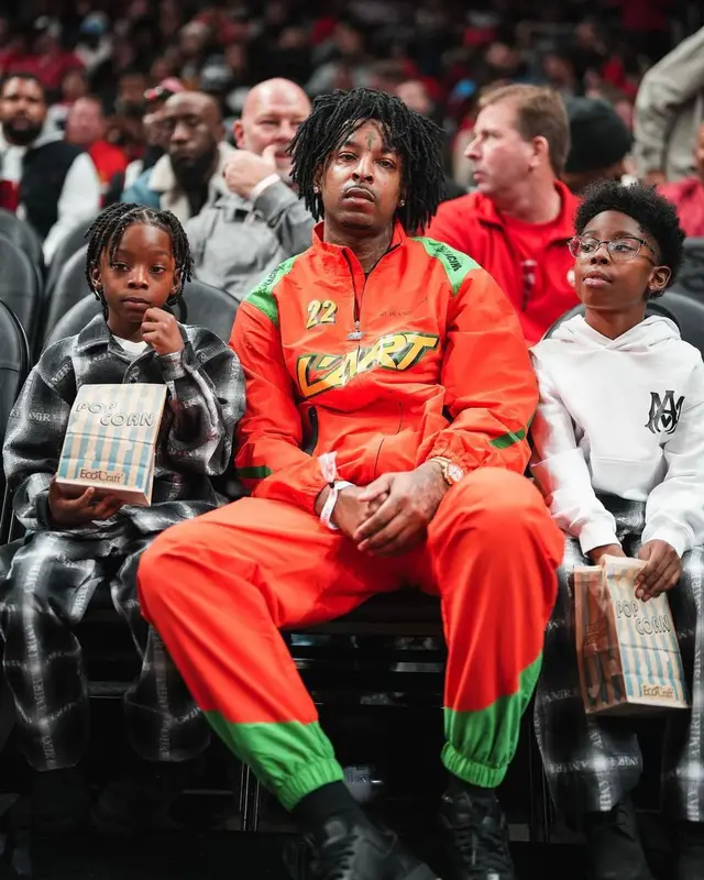 21 Savage outfit in L'art De L'automobile and Nike, 2022