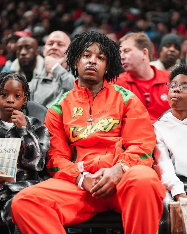 21 Savage outfit in L'art De L'automobile and Nike, 2022