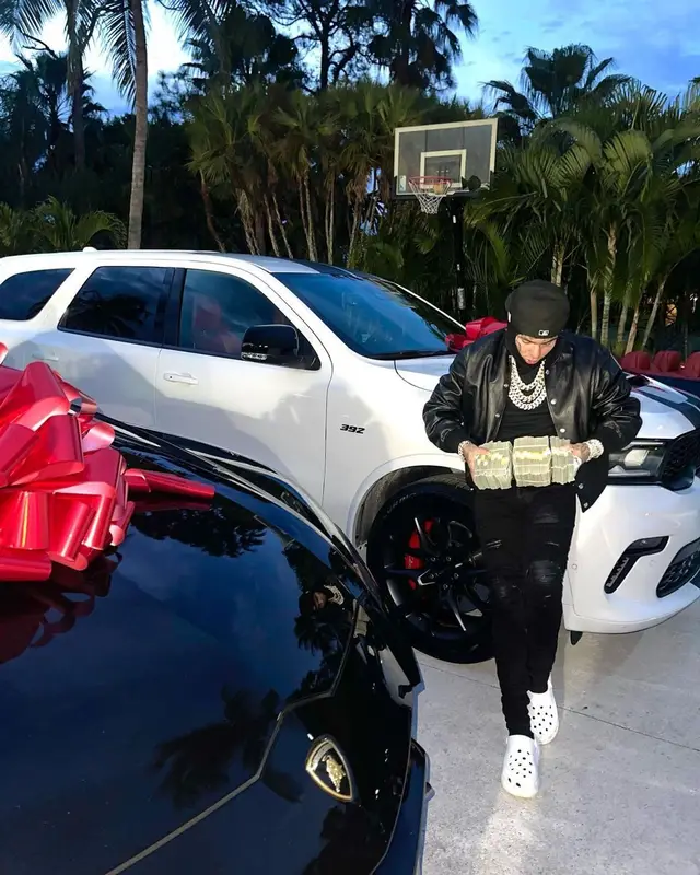6ix9ine outfit in Givenchy, Amiri, and Crocs, 2022