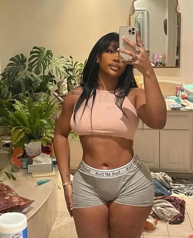 SZA outfit in Thug Club, 2022