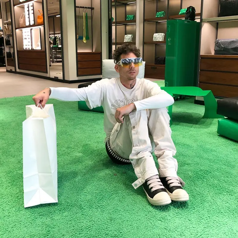 Wrry outfit in Rick Owens and Versace, 2022