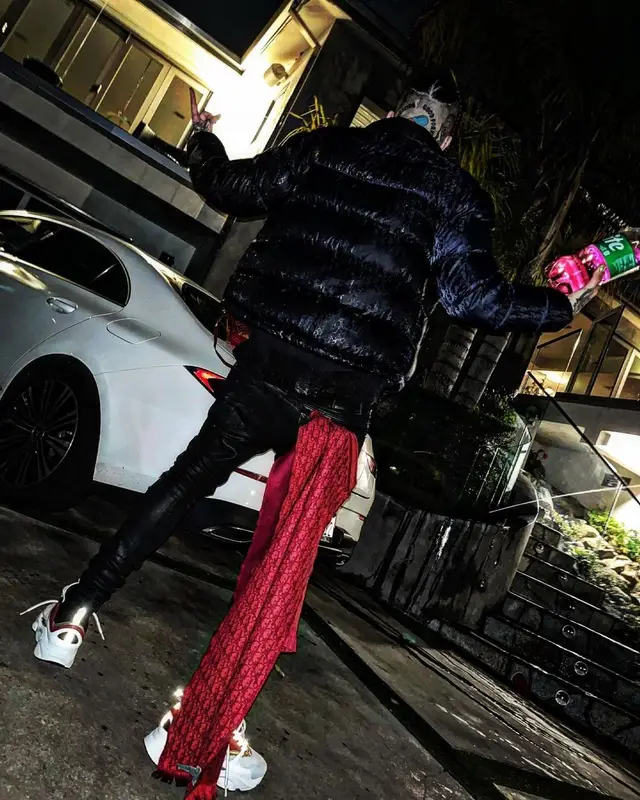 Sosmula outfit in Dior, Amiri, and Goyard, 2023