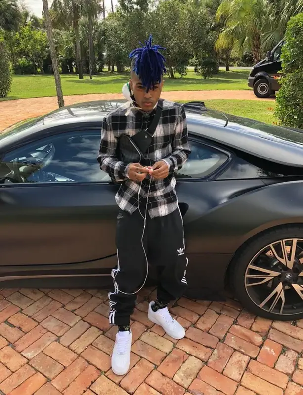 XXXTentacion outfit in Adidas, Nike, and Louis Vuitton, 2021
