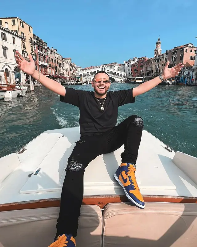 Rocco Hunt outfit in Amiri, Nike, and Cartier, 2022