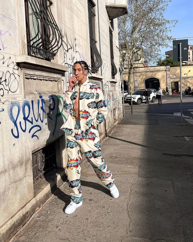 Ghali outfit in Louis Vuitton and Nike, 2022