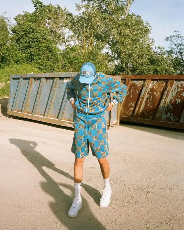 Ghali outfit in Nike and Gucci, 2022