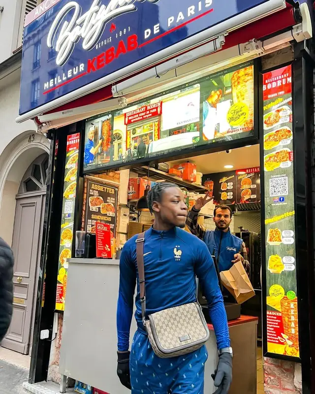 Beendo Z outfit in Nike, Gucci, and The North Face, 2022