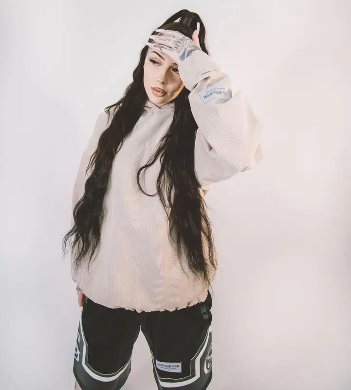 Lady XO outfit in Gallery Sinatra Couture and Nike, 2022