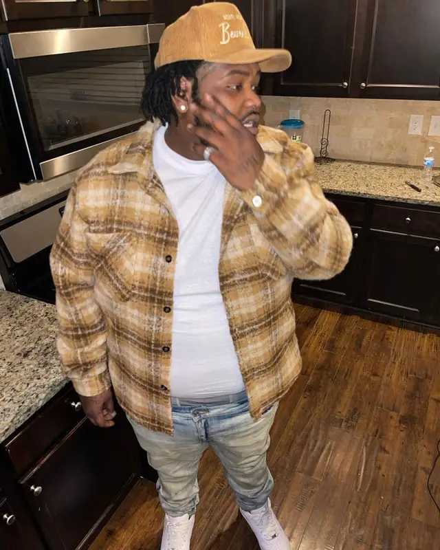 Biggaveli outfit in EPTM, Nike, and Homme + Femme, 2023