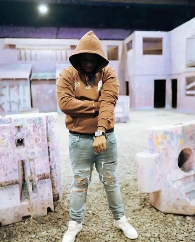 Ciggy Blacc outfit in Benasist Streetwear, 2023