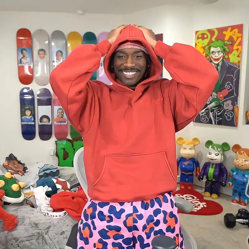 Bruce Ray outfit in Thirteen Studios, 2023
