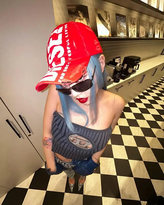 Chanmina outfit in Diesel, 2022