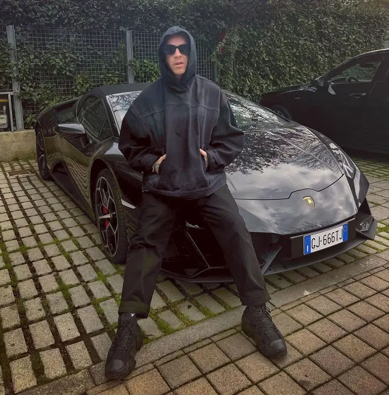 Salmo outfit in Balenciaga and Converse, 2023
