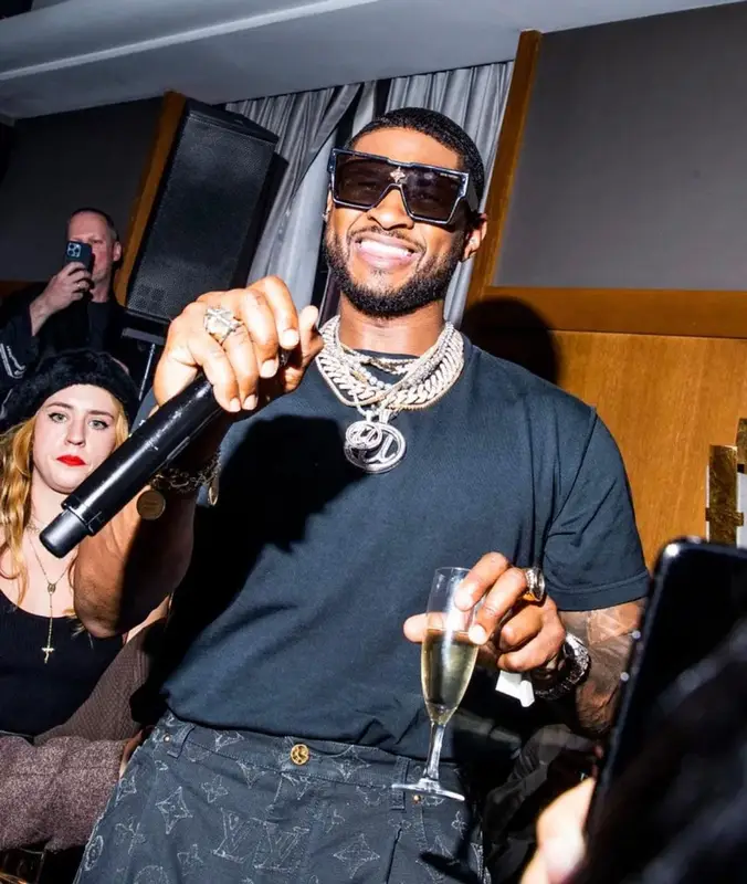 Usher outfit in Louis Vuitton, 2023
