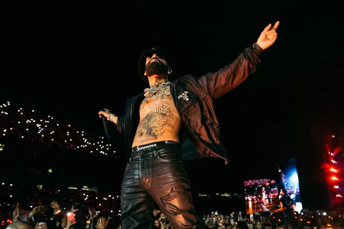 Arcangel outfit in Amiri, Prada, and Supreme, 2022