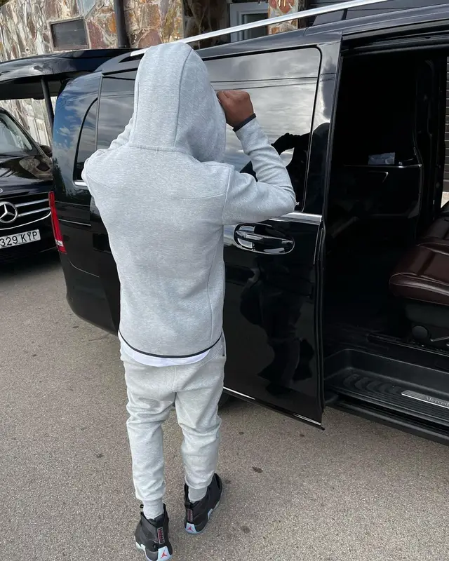 Double Lz outfit in Nike and Jordan, 2023