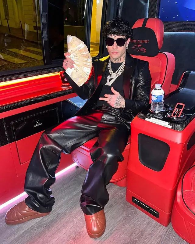 Tony Effe outfit in Amiri, 2023