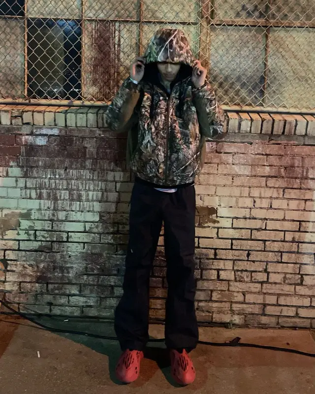 Slump6s outfit in Habit, The North Face, and Yeezy, 2023