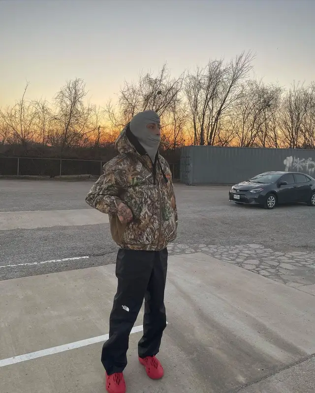 Slump6s outfit in Habit, The North Face, and Yeezy, 2023