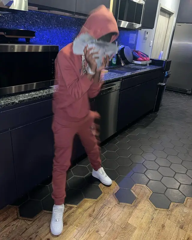 Lil 50 outfit in Nike, 2022