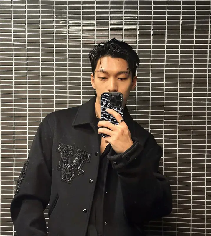 Wi Ha Jun outfit in Valentino, 2022