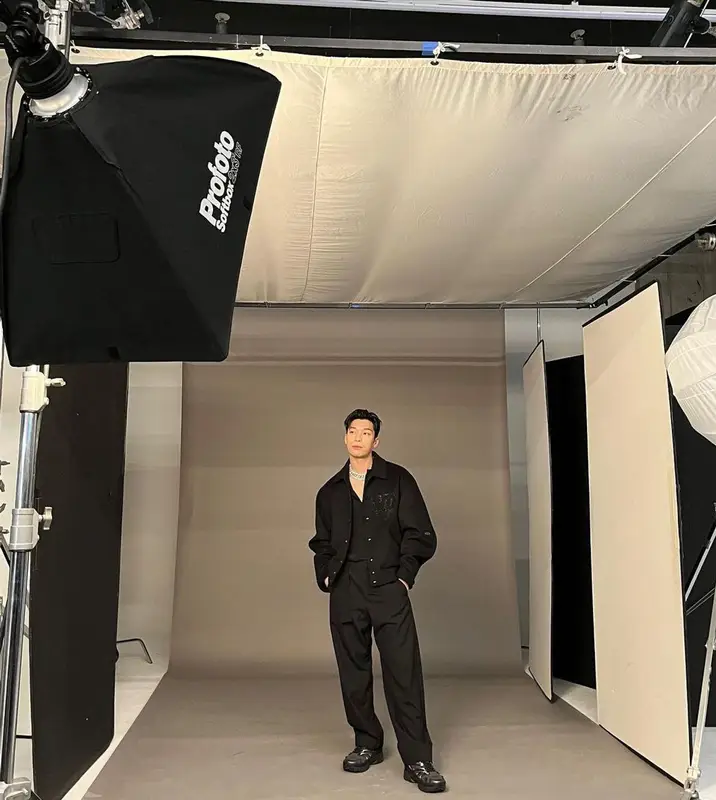 Wi Ha Jun outfit in Valentino, 2022