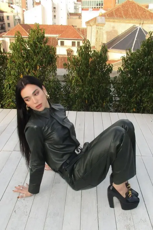 Dua Lipa outfit in Bottega Veneta, 2023