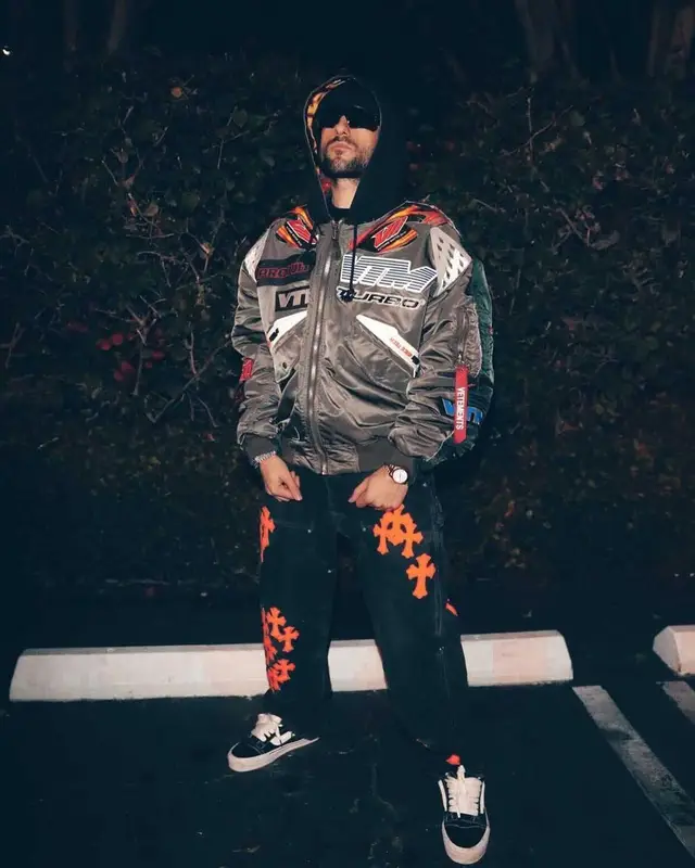 FaZe Kaysan outfit in Vans, Vetements, and Oakley, 2022