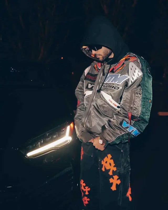 FaZe Kaysan outfit in Vans, Vetements, and Oakley, 2022