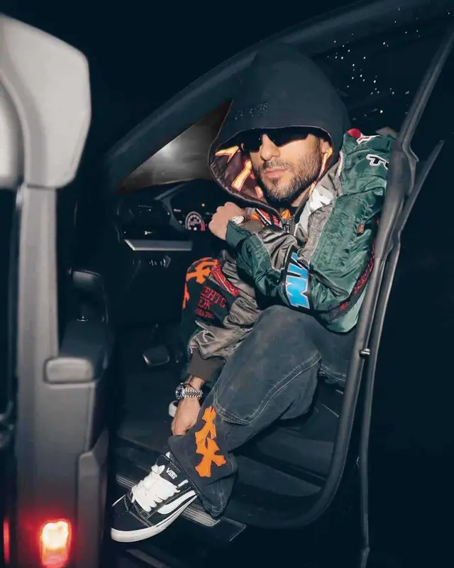 FaZe Kaysan outfit in Vans, Vetements, and Oakley, 2022