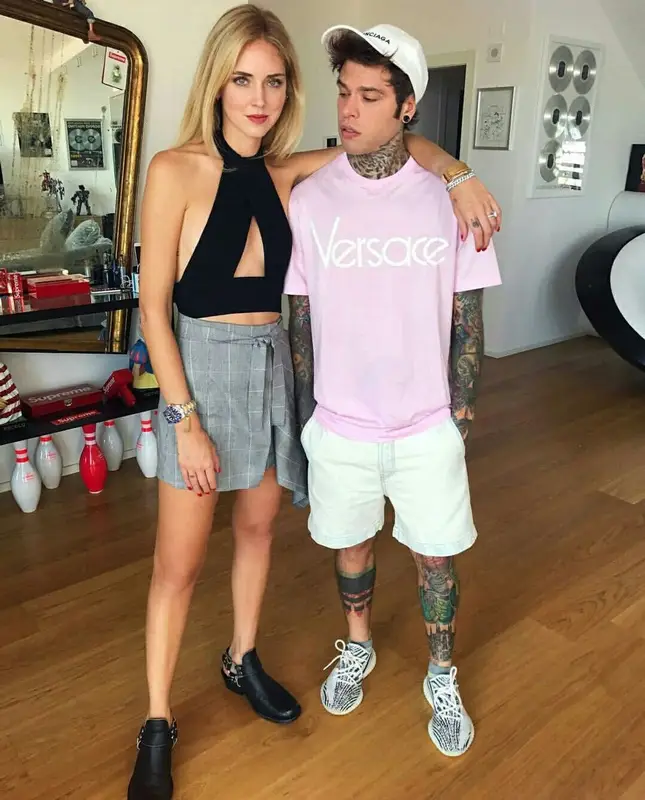 Fedez outfit in Versace, Adidas, and Balenciaga, 2023