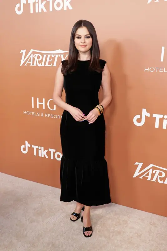 Selena Gomez outfit in Monica Vinader, By Far, and Toteme, 2022