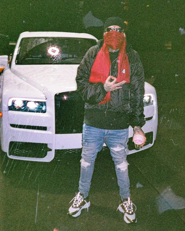 Sosmula outfit in Dior and Amiri, 2023
