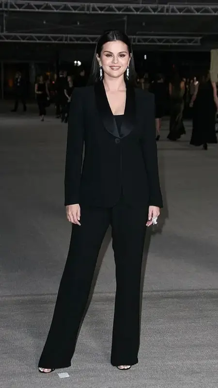 Selena Gomez outfit in Giorgio Armani and Cartier, 2022