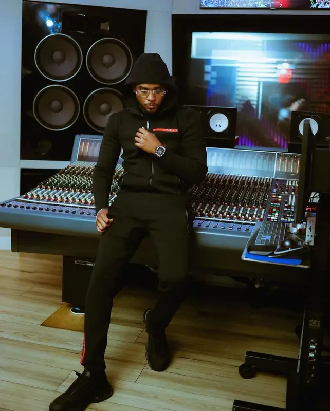 London On Da Track outfit in Prada, 2023