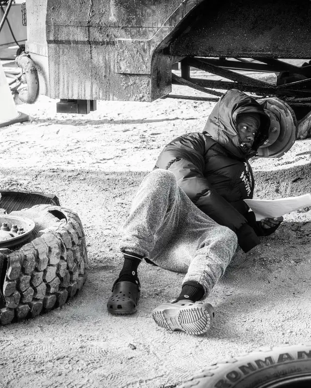 Kevin Hart outfit in Moncler, John Elliott, and Crocs, 2023