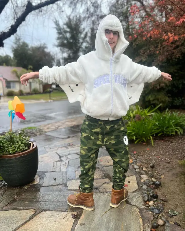 Lil Maceee outfit in Supervillain, 2022