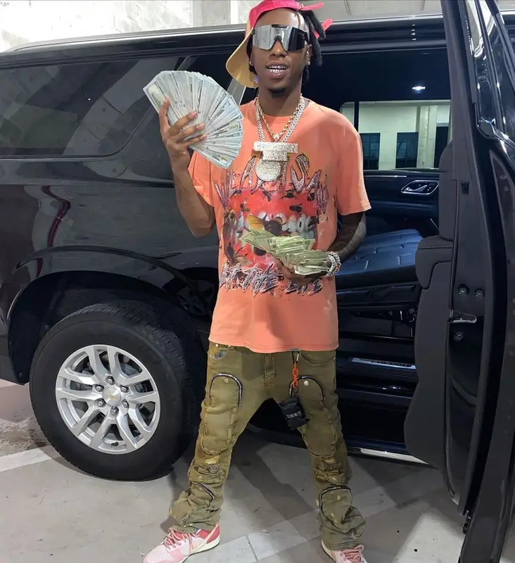 Goldenboy Countup outfit in Valabasas, Nike, and Pit Viper, 2022