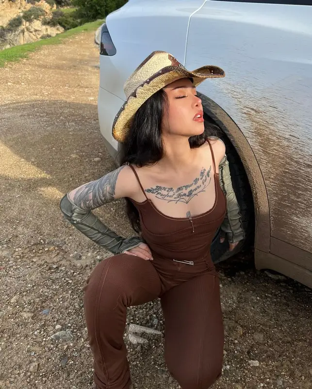 Bella Poarch outfit in Sami Miro, 2023