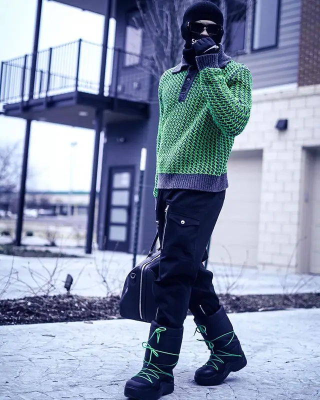 Skyy Moore outfit in Louis Vuitton, Supreme, and New Era, 2023