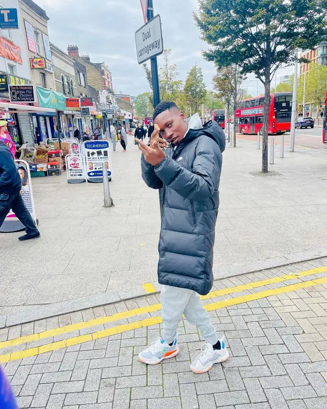 Zinoleesky outfit in Nike and Jordan, 2021