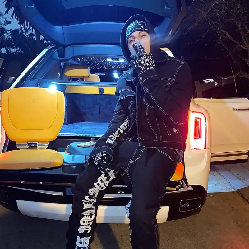 D Savage outfit in Vlone and Darkm0de, 2021